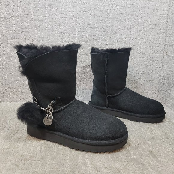 UGG Classic Mini Women's Size US 5 Black Sheepskin Chain Logo Strap Boots NEW - Picture 1 of 10